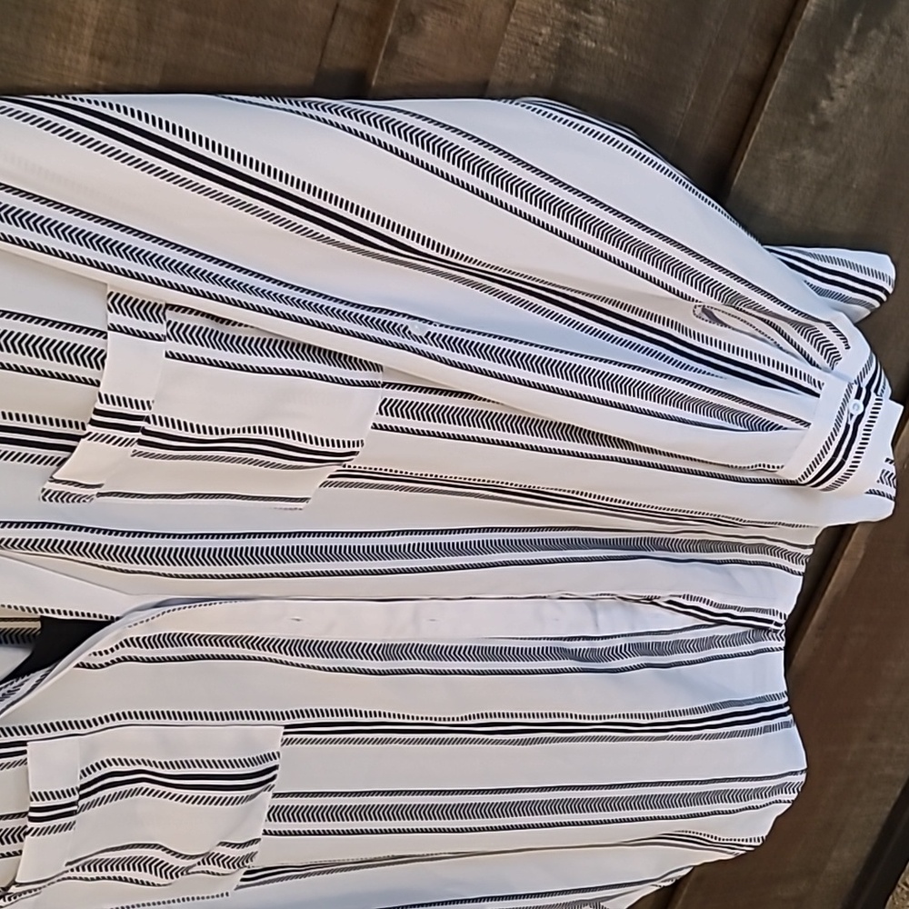 Blouse - Picture 2 of 4